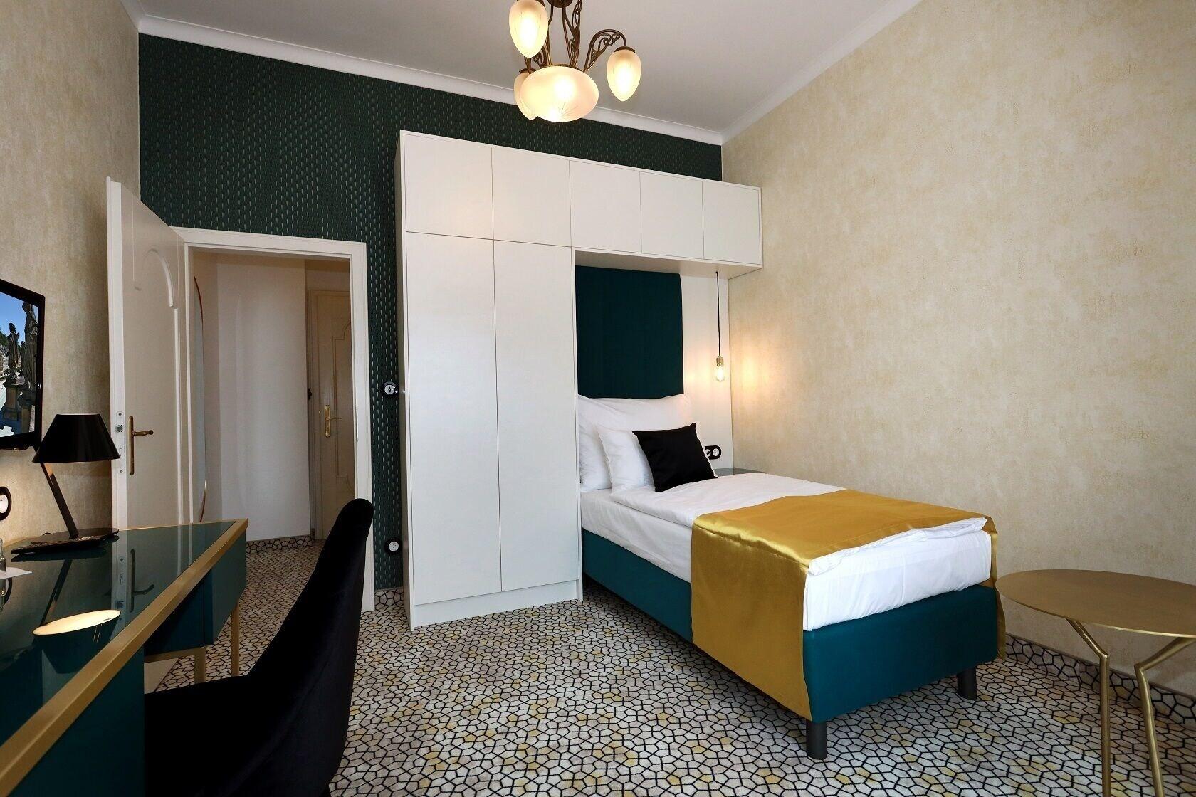 Art Deco Wolker By Astoria Hotel & Medical Spa KLV Exterior foto